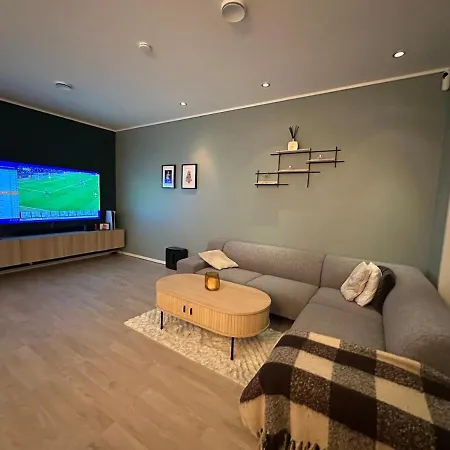 Great, Modern Townhouse In *