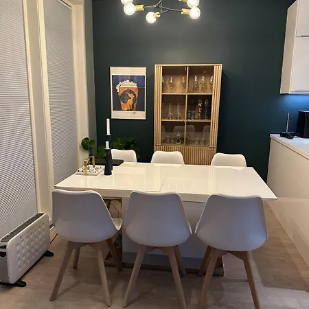 Great, Modern Townhouse In サンネス