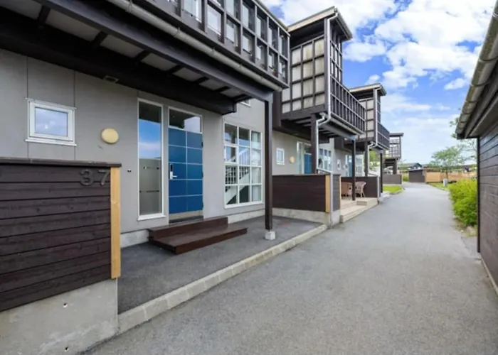 Great, Modern Townhouse In *